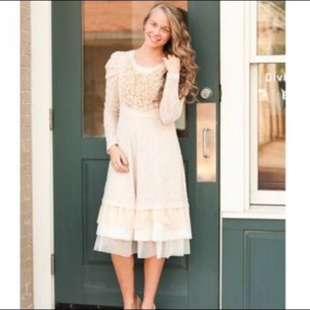 🌿Dainty Jewell’s Midi Dress🌿